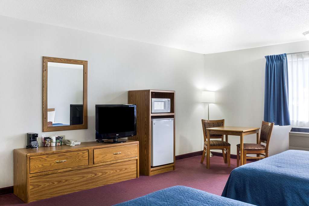 Everspring Inn & Suites Hill City Zimmer foto